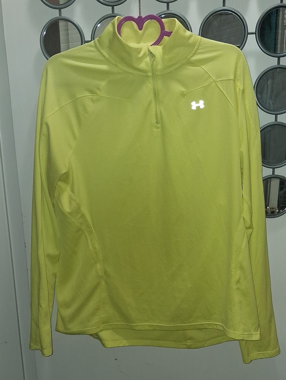 UNDER ARMOUR YELLOW Top